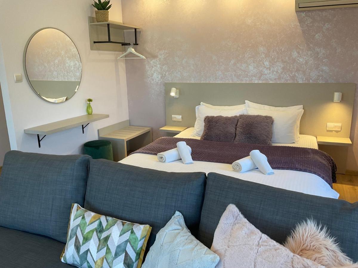 Guest Rooms Tsarevets Veliko Tărnovo Esterno foto