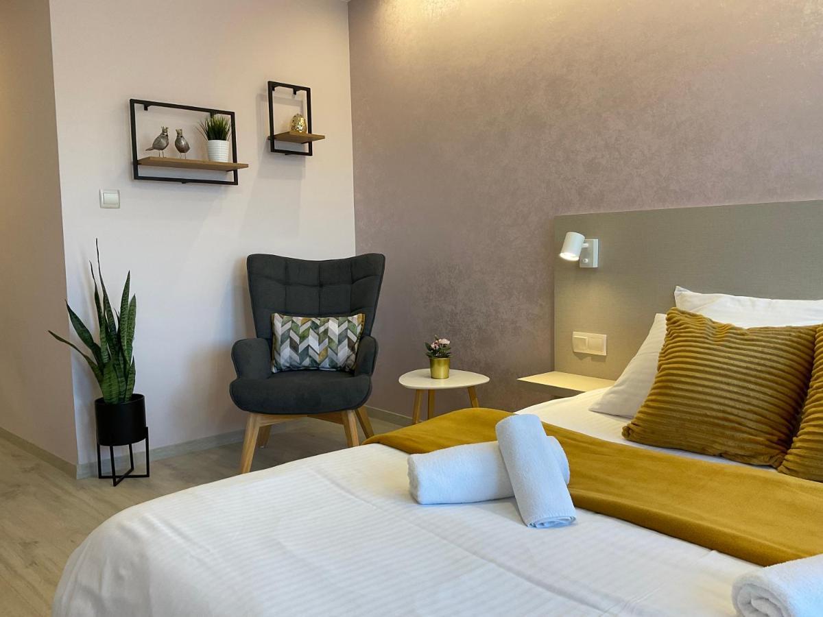 Guest Rooms Tsarevets Veliko Tărnovo Esterno foto