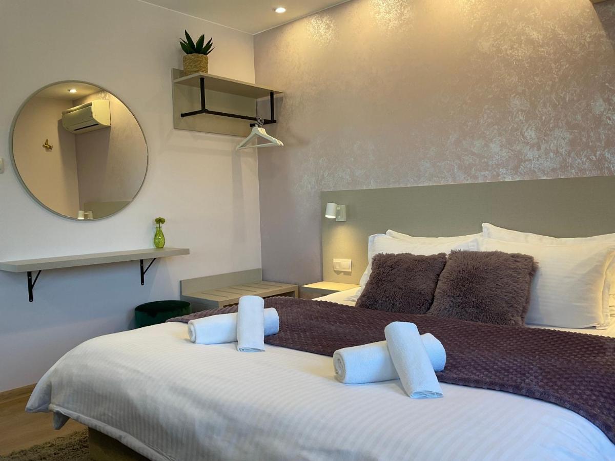 Guest Rooms Tsarevets Veliko Tărnovo Esterno foto