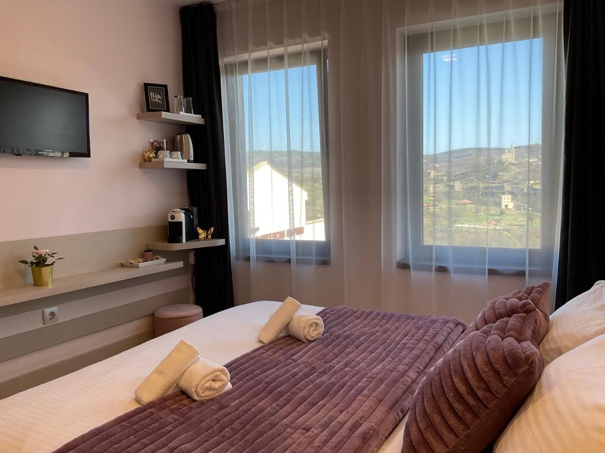 Guest Rooms Tsarevets Veliko Tărnovo Esterno foto