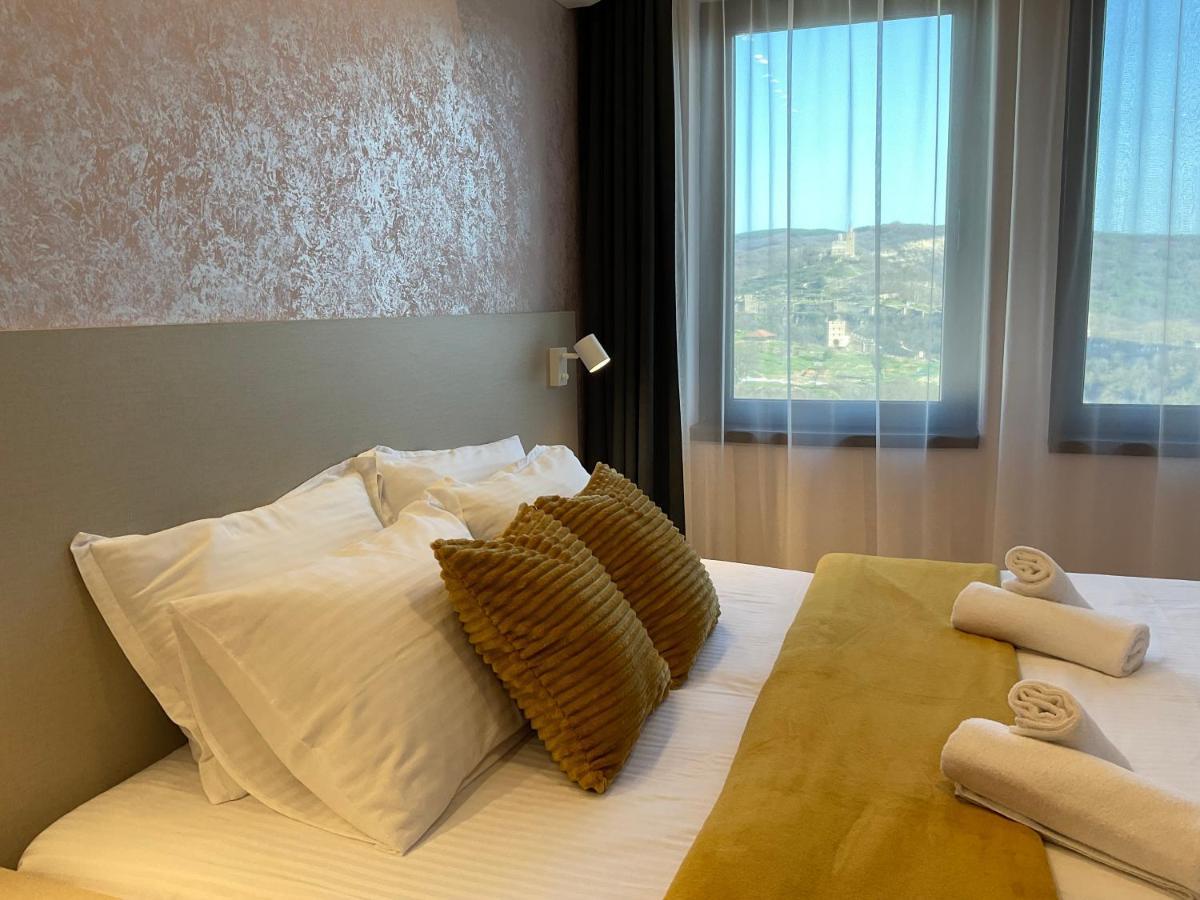 Guest Rooms Tsarevets Veliko Tărnovo Esterno foto