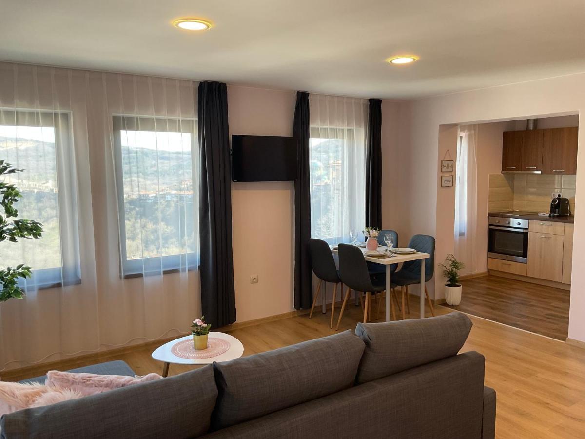 Guest Rooms Tsarevets Veliko Tărnovo Esterno foto