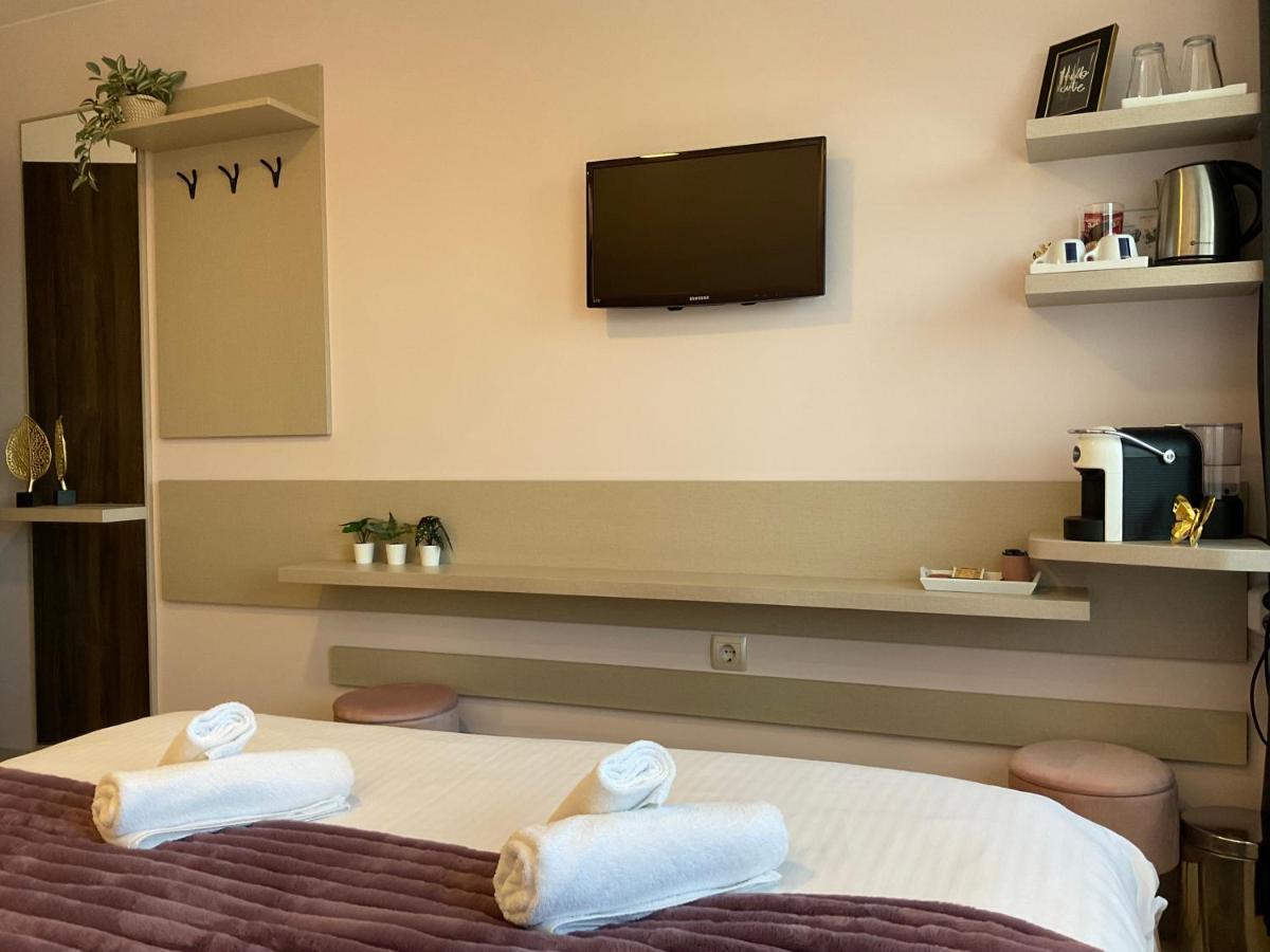 Guest Rooms Tsarevets Veliko Tărnovo Esterno foto
